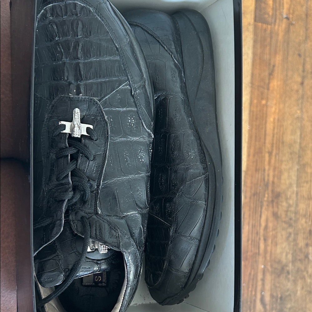 Mauri Black Crocodile Pattern Sneakers